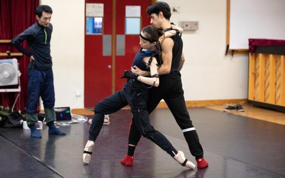 Dancers at the Hong Kong ballet record a scene with Perception Neuron motion capture.